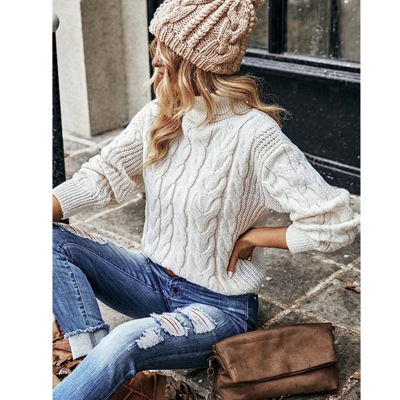 Woven Heart Sweaters - NWT Woven Heart Knit Turtleneck Sweater